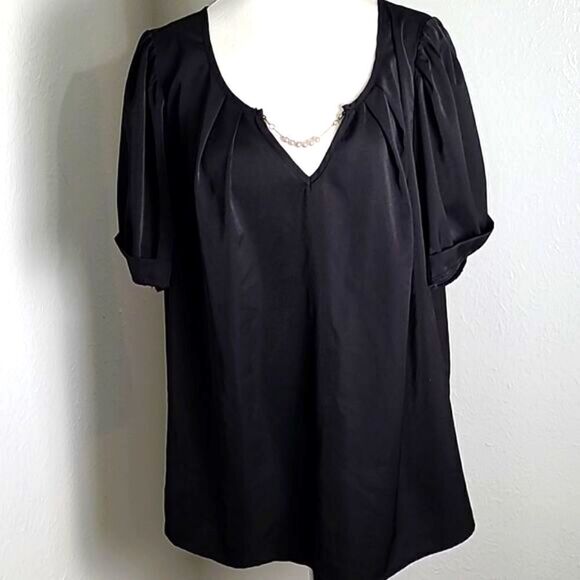 Shein Black Short Sleeve Top with Gold Pearl Chain at Neckline, Size 4X - Picture 1 of 8